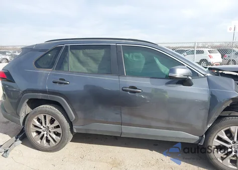 2021 Toyota Rav4 Xle Premium z USA, uszkodzony, nr VIN 2T3C1RFV7MC119488